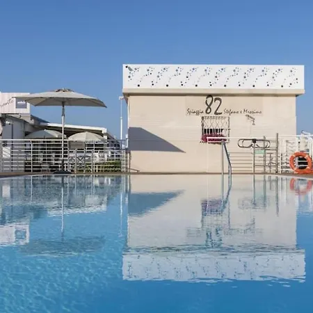 Con Terrazza Fronte Mare 아파트 *