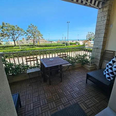 아파트 Con Terrazza Fronte Mare *