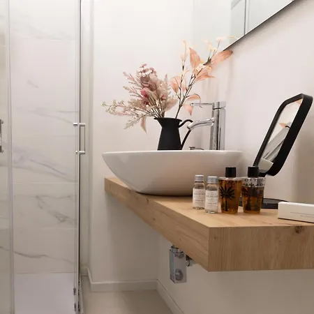 Con Terrazza Fronte Mare 리치오네