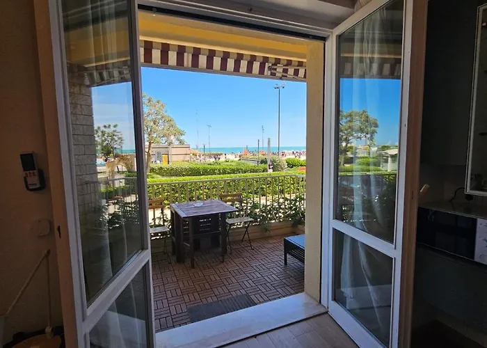 Lägenhet Con Terrazza Fronte Mare