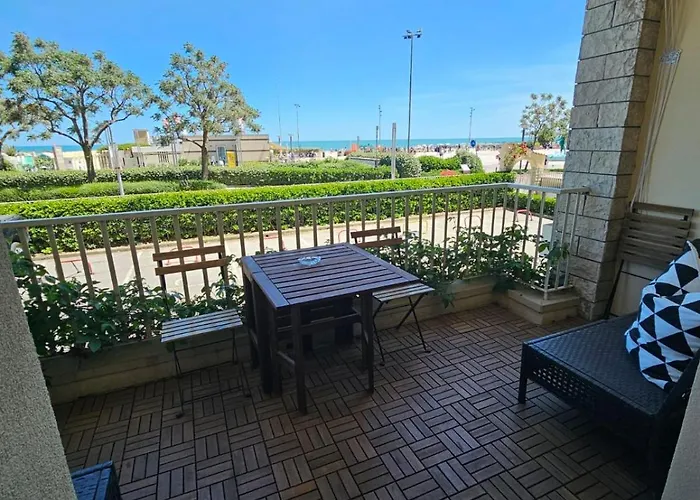 Lägenhet Con Terrazza Fronte Mare *